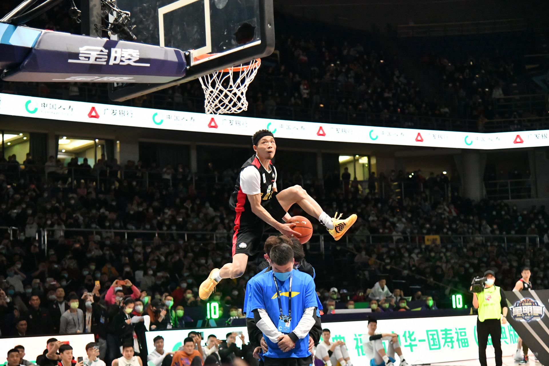 10年的坚 10年的坚